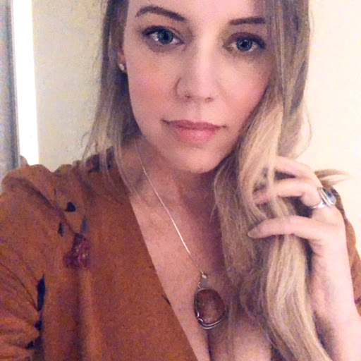 Lisa Holloway Photo 15