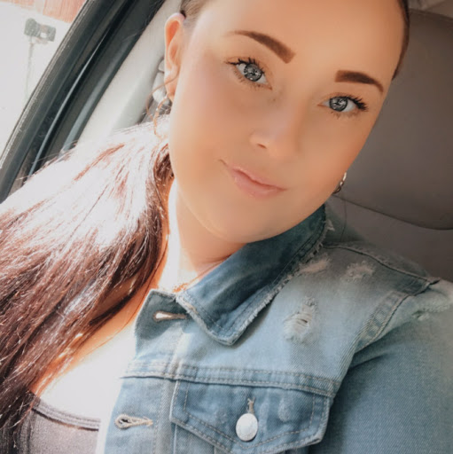 Victoria Hester Photo 3