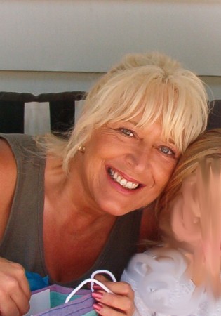 Christie Wells Photo 22