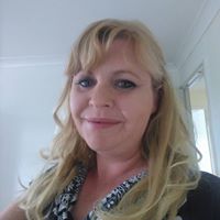 Tricia Holt Photo 17