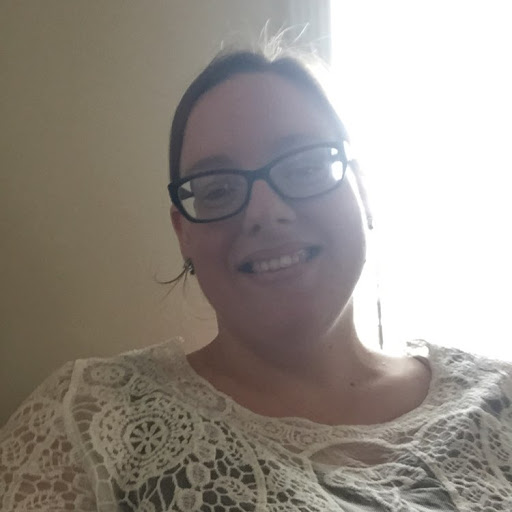 April Bentley Photo 15