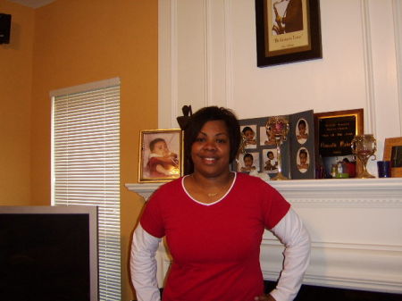 Valerie Richardson Photo 39