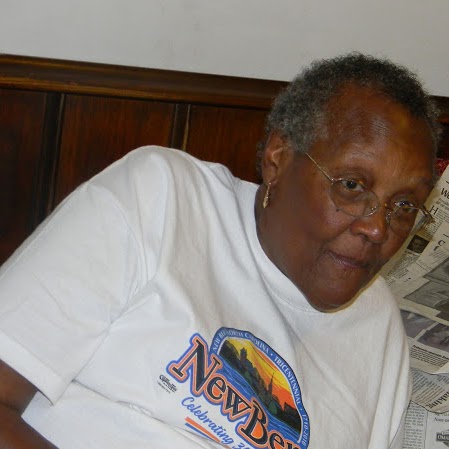 Edna Taylor Photo 37