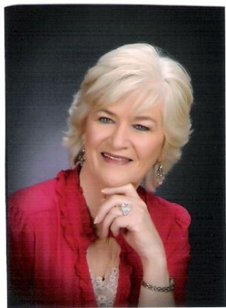 Barbara Peters Photo 40