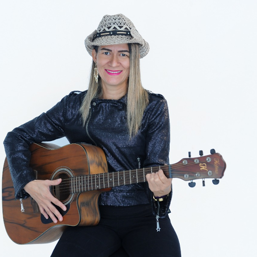 Adriana Salgado Photo 9