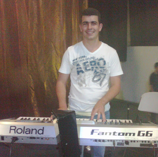 Mauricio Lopez Photo 43