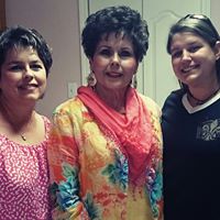 Elizabeth Trahan Photo 13