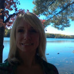 Rebecca Lindner Photo 9