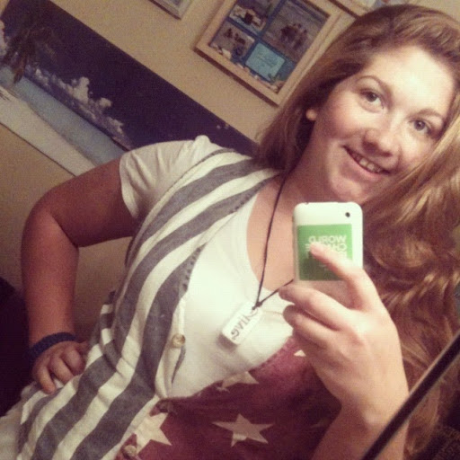 Anna Montgomery Photo 15