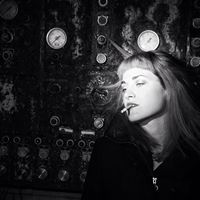 Sarah Wintle Photo 6