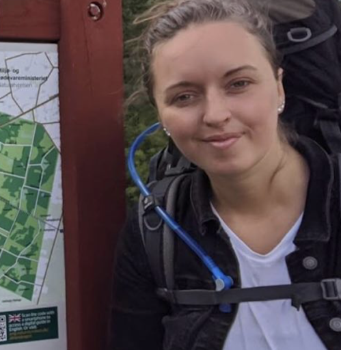 Julie Nielsen Photo 17