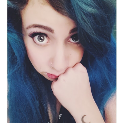 Anna Griffin Photo 17