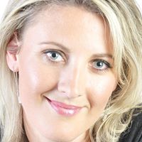 Marti Andrews Photo 6