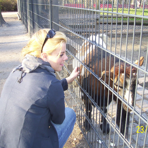 Julia Schott Photo 6