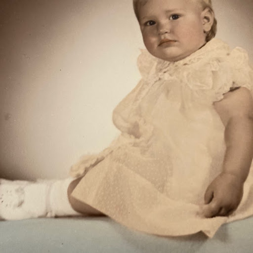 Martha Alexander Photo 36