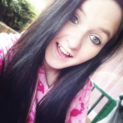 Ashleigh Calvert Photo 12