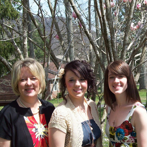 Julie Dietz Photo 17