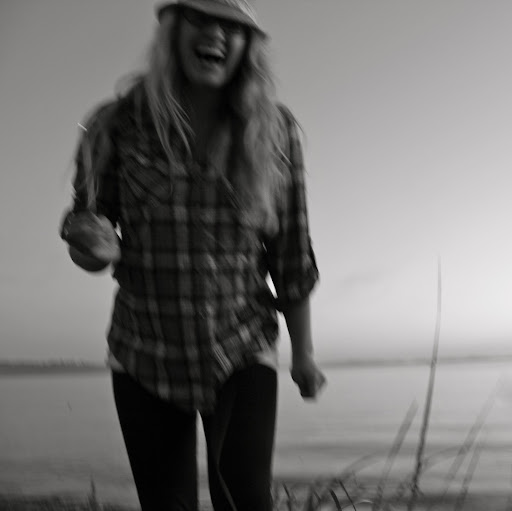 Andrea Peters Photo 31