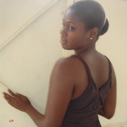 Carla Charles Photo 19