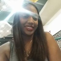 Stephanie Olivares Photo 26