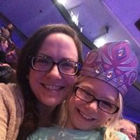 Julie Rolling Photo 15