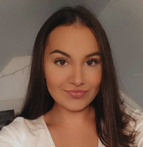 Jessie Armstrong Photo 17