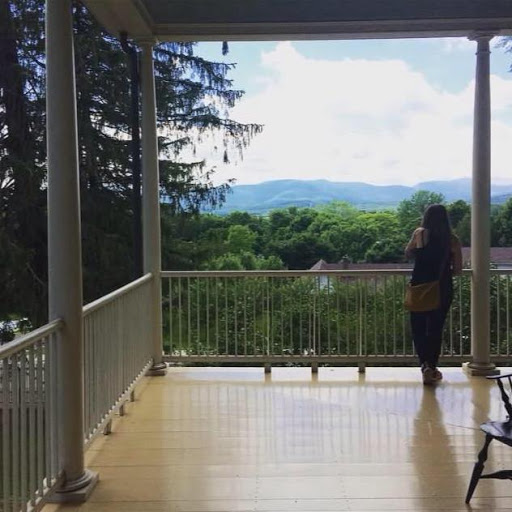 Kristina Dillon Photo 6