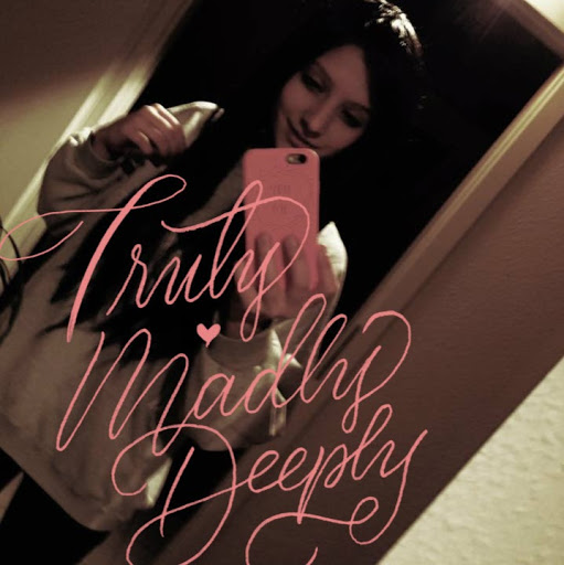 Lisa Schwarz Photo 29