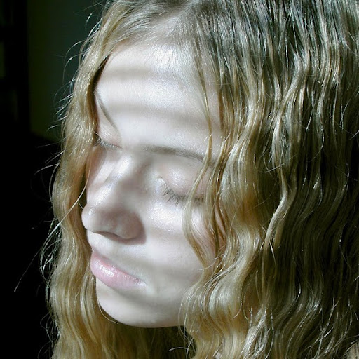 Kimberly Reis Photo 4