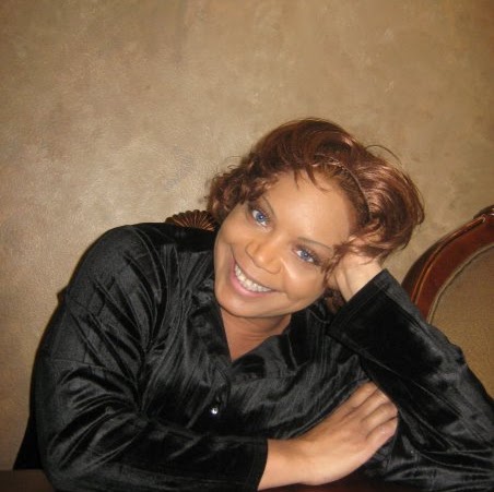 Jacqueline Reynolds Photo 14