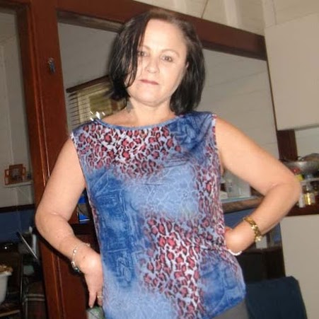 Michelle Hooper Photo 20