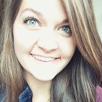 Kristen Leach Photo 18