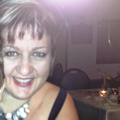 Anna Dillon Photo 36