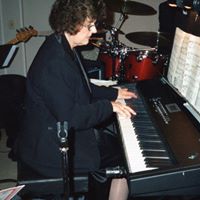 Sandra Cartwright Photo 39