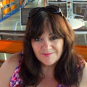 Eve Roberts Photo 11