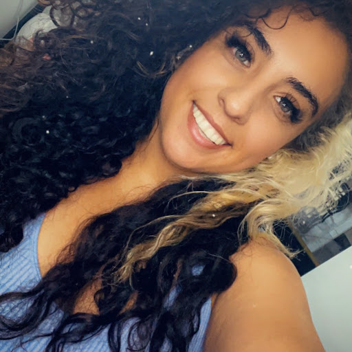 Evelyn Vazquez Photo 19