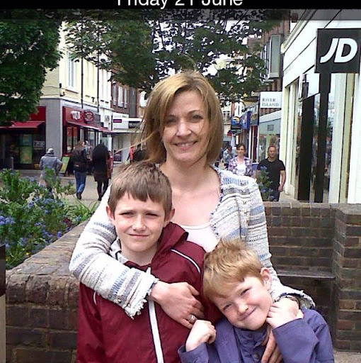 Louise King Photo 38