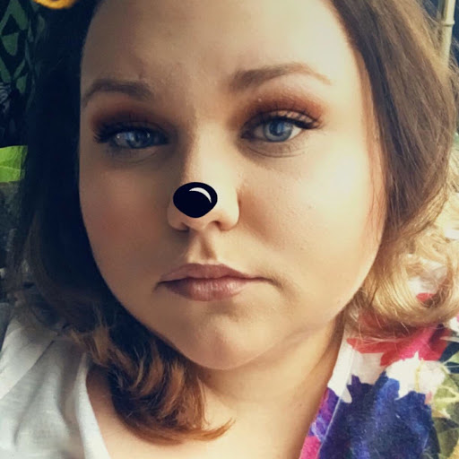 Ashley Larsen Photo 24