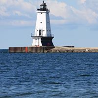 Christopher Leigeb Photo 1