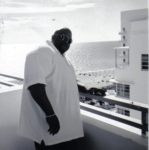 Brian Reaves Photo 37
