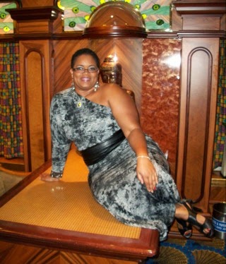 Angela Rowe Photo 19