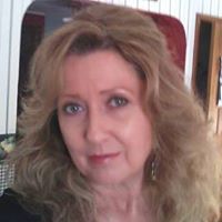 Lisa Dunham Photo 15