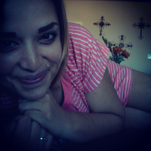 Elizabeth Chavez Photo 26