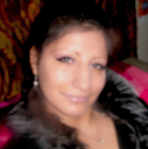 Stephanie Spence Photo 17