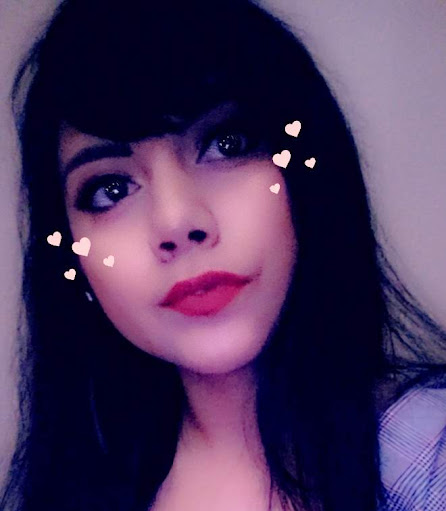 Stephanie Hernandez Photo 15