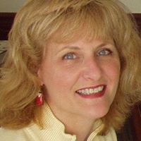 Elizabeth Waller Photo 22