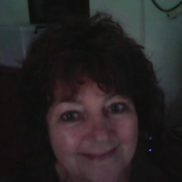 Julie Wickham Photo 4