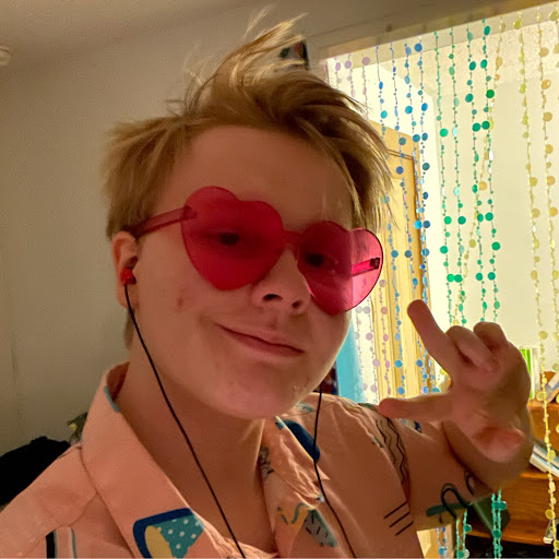 Eleanor Olsen Photo 4