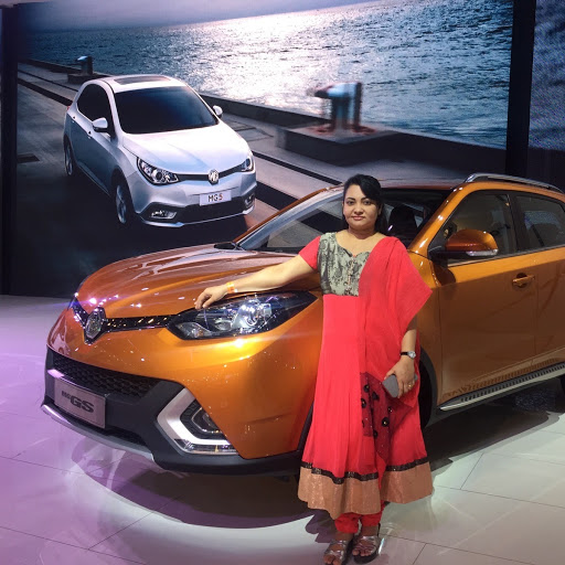 Elizabeth Jacob Photo 30