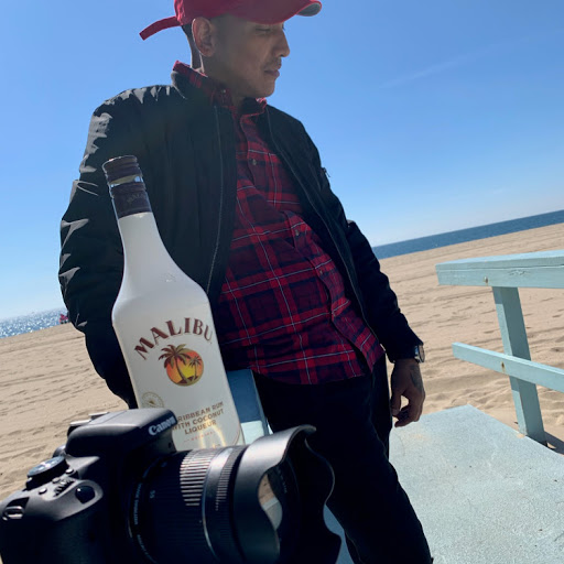 Daniel Uribe Photo 19